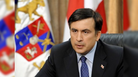 Saakaşvili məhkəmədə huşunu itirdi