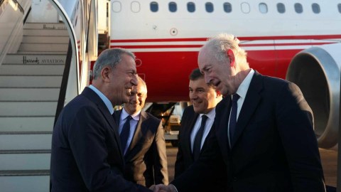 Hulusi Akar Britaniyaya getdi - FOTO