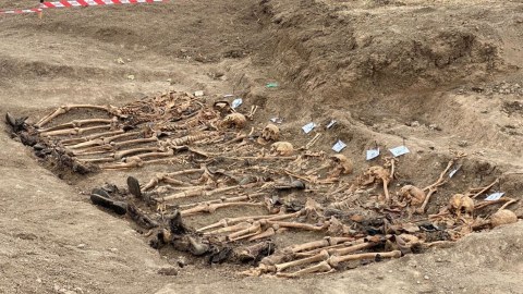 Dünya mətbuatı Edillidəki kütləvi məzarlıqdan YAZIR