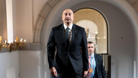 Naxçıvana keçid vermək istənilməməsi anlaşılan deyil - Prezident