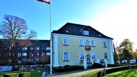 Avropada İran səfirliyinə hücum edildi 