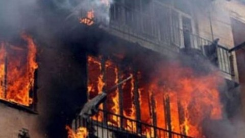 Bakıda yaşayış binasında YANĞIN