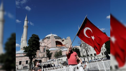 Türkiyə Qərb və Rusiya arasında dialoq qurmaq İSTƏYİR 