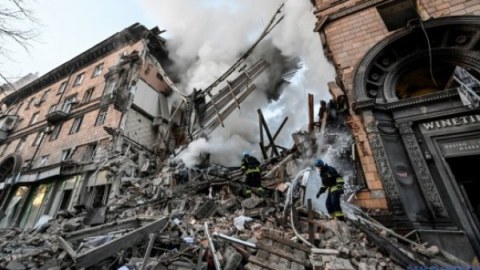 Zaporojyeyə raket hücumu: 17 ölü, 40 yaralı var