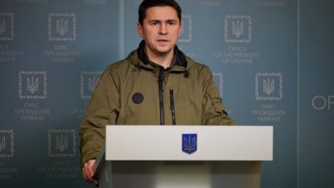 Lukaşenko Belarusun suverenliyini satır - Podolyak