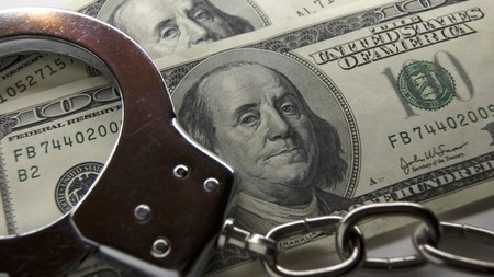 Müdirini zəhərləyib 423 min dollar oğurladı - Dəhşətli cinayət