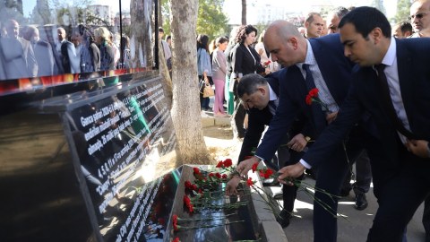 Gəncə Dövlət Universitetinin kollektivi terror ərazisini ziyarət edib