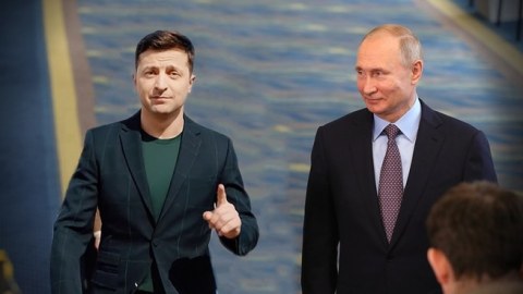 Putinlə Zelenskinin eyni tədbirə gedəcəyi TƏSDİQLƏNDİ
