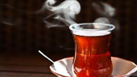 Çay içəndə bunlara əməl edin!