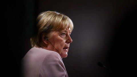 Merkel Rusiya siyasətinə görə peşman deyil