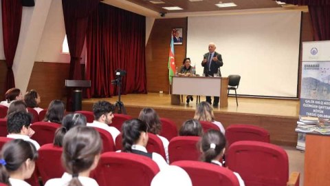 Yaqub Mahmudov məktəblilərə Qarabağ zəfərindən danışıb