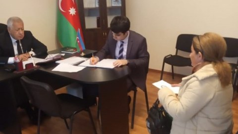 Deputat seçicilərin problemlərini dinlədi
