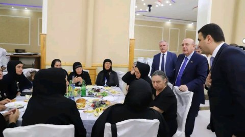 Əhliman Əmiraslanov Şəhid ailələri və qazilərlə görüşüb