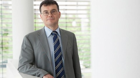 Alman alim Makrona məktub yazaraq etirazını bildirdi
