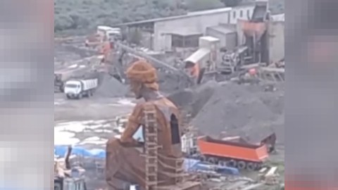 Müzakirələrə səbəb olan heykəlin sifarişçisi biz deyilik - Nazirlik