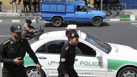 İranın Əxlaq polisinə sanksiya qoyuldu