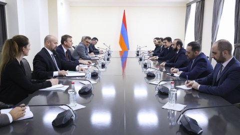 Mirzoyan sərhəd missiyasının nümayəndələri ilə görüşdü