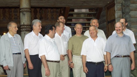 Bir şəklin tarixçəsi: Putinin “qalstuksuz sammit”inə getməyən İKİ PREZİDENT
