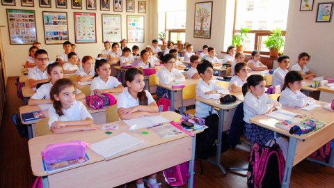 Məktəblərdə illərdir həllini tapmayan PROBLEM – Çıxış yolu varmı?
