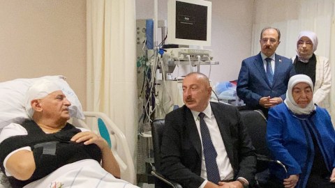 Prezident qəzaya düşən Türkiyə rəsmilərinə baş çəkdi - FOTOLAR