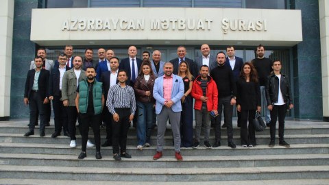 Sosial şəbəkə fəalları Mətbuat Şurasında - FOTOLAR