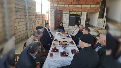 İcra başçısı şəhid ailəsini ziyarət edib