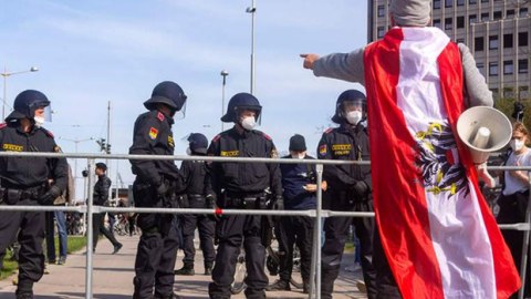 Vyanada aksiya: Avropa İttifaqını tərk edin!