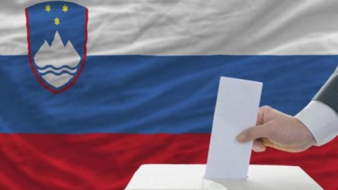 Sloveniya yeni prezidentini seçir
