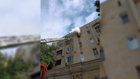 Bakıda binada yanğın - FOTO