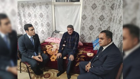 İcra başçısı və deputat şəhid atasını ziyarət edib