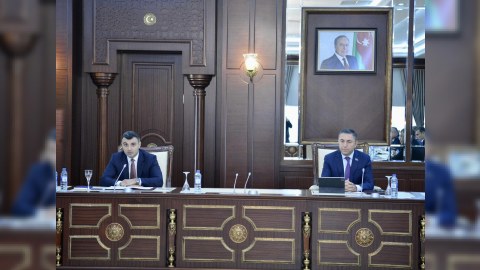 Baş bankir deputatların suallarını cavablandırdı