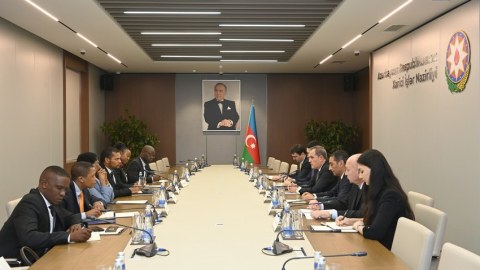 XİN-lər arasında siyasi məsləhətləşmə keçirildi