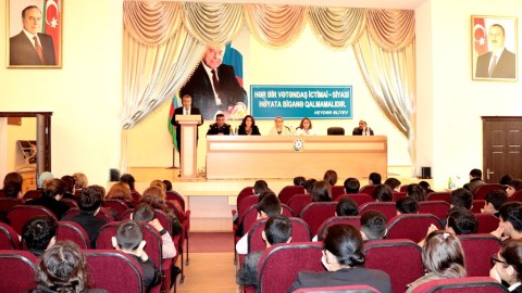 Naftalanda erkən nikahın mənfi nəticələri müzakirə olundu