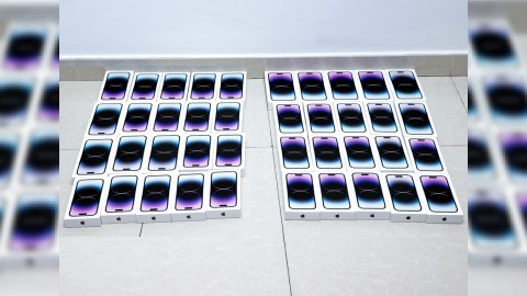 Gömrükdə 40 ədəd "iPhone" telefon aşkarlandı - FOTOLAR
