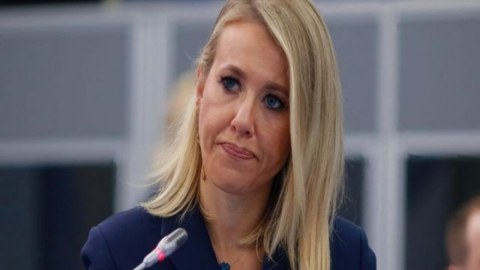 Kseniya Sobçak Rusiyadan qaçıb