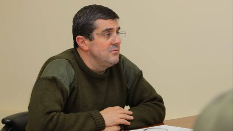 Arayik Arutyunyan Moskvaya gedib