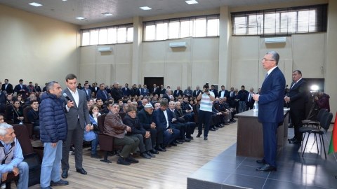 Eldar Əzizov Azərbaycandakı bahalaşmadan DANIŞDI