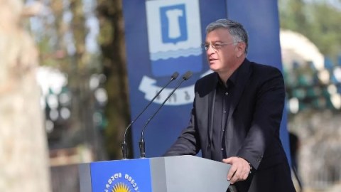 Oğlu qəzada ölən deputat özünü GÜLLƏLƏDİ