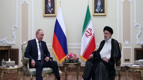 Putin Rəisiyə başsağlığı verdi