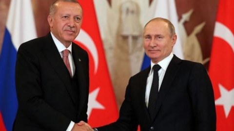 Putindən Ərdoğana tərif: “Güclü liderdir”