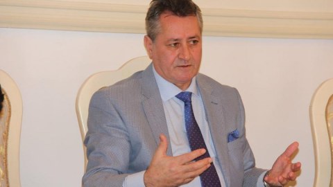 Elçin Hüseynbəyli Çingiz Abdullayevin sərt davranışını belə ŞƏRH ETDİ