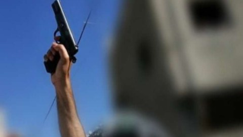 Polis ov edənləri saxlamaq üçün atəş açdı