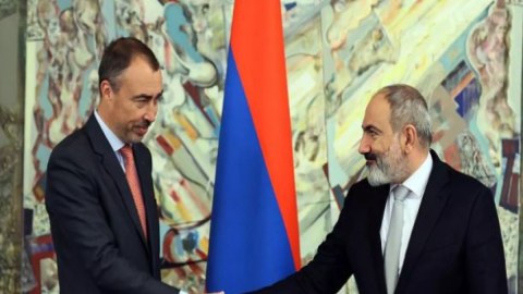 Paşinyanla Klaar arasında sərhəd müzakirəsi