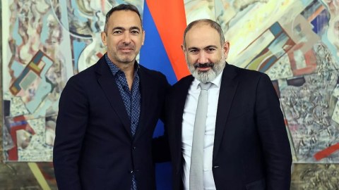 Məşhur futbolçu Paşinyanın qəbuluna gəldi