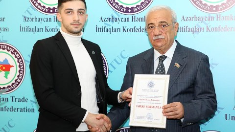 Əlaçı tələbələrə təqaüd verildi - FOTOLAR