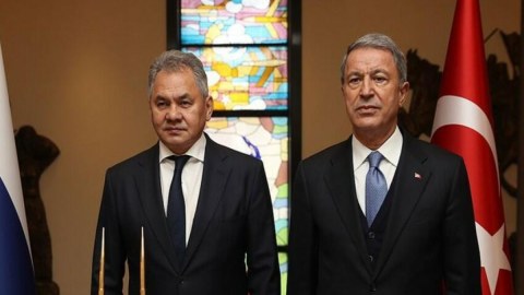 Şoyqu Akarla taxıl sazişini müzakirə edib