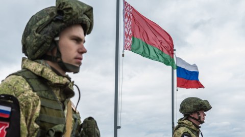 Belarus Rusiya ilə birgə hərbi təlim mərkəzi yaradır 