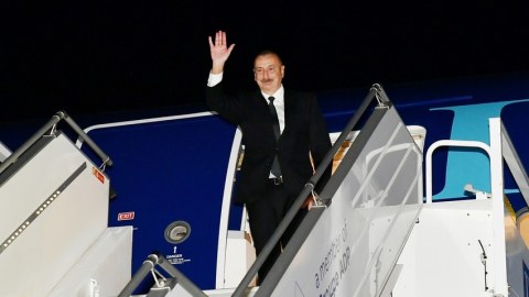 İlham Əliyevin Soçiyə səfəri başa çatdı