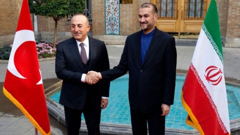 İranlı nazir Çavuşoğlu ilə Azərbaycanı müzakirə etdi