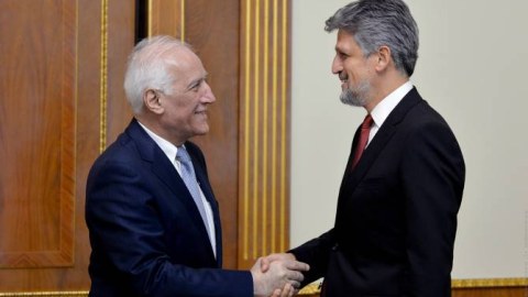 Ermənistan prezidenti türkiyəli deputatı qəbul etdi